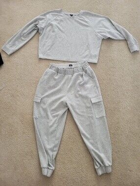 Express Gray Cozy Sweatset Size Large Cropped Pullover & Cargo Sweatpants Set
